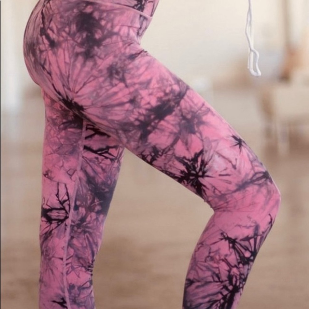 Women’s Yelete Active Workout Capri Leggings